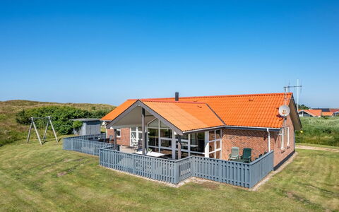 Gottfreda - 330M to the Fjord: Zuhause, Haus, Hütte, Estate, Veranda, Bauernhaus, Garten, Abstellgleis, Zaun, Villa