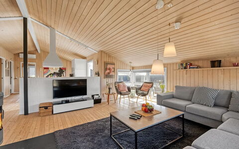 Hjalma - from the Sea: Interior Design, Holz, Decke, Flooring, Couch, Möbel, Fussboden, Wohnzimmer, Zimmer, Holzboden