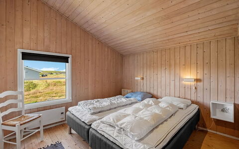 Hjalma - from the Sea: Holz, Schlafzimmer, Bedding, Hartholz, Bettdecke, Planke, Bettrahmen, Bett, Blockhaus