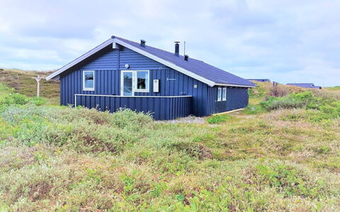 Clara - 500M from the Sea: Haus, Dach, Zuhause, Hütte, Schuppen, Gartenbauten, Abstellgleis, Garten, Blockhaus, Hütte