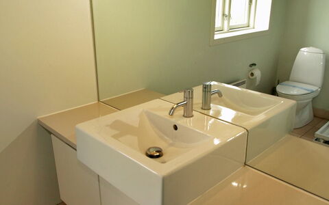 Swanja - from the Sea: Bad Sink, Sinken, Armatur, Badezimmer, Zapfhahn, Interior Design, Flooring, Countertop, Badezimmerschrank, Installation