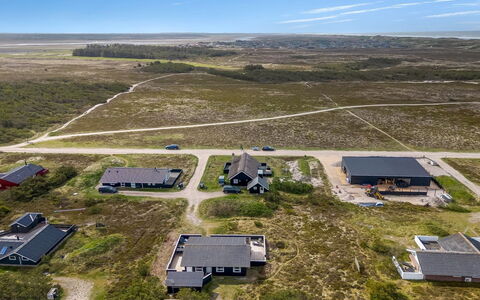 Arbnora - 400M from the Sea: Holz, Haus, Hütte, Zuhause, Dach, Ländliches Gebiet, Abstellgleis, Blockhaus, Gartenbauten, Hartholz
