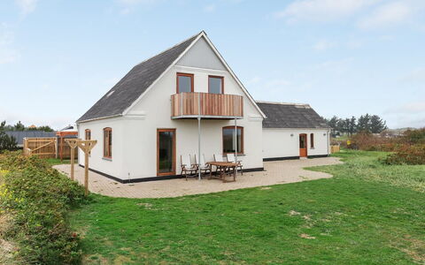 Matthias - 400M to the Fjord: Gras, Gebäude, Dach, Haus, Zuhause, Hütte, Die Architektur, Grundstueck, Wohngebiet, Ländliches Gebiet