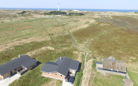 Sorella - 800M from the Sea: Haus, Dach, Zuhause, Hütte, Schuppen, Gartenbauten, Abstellgleis, Garten, Blockhaus, Hütte