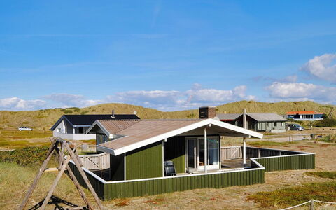 Aase - from the Sea: Dach, Haus, Zuhause, Hütte, Abstellgleis, Estate, Auffahrt, Gartenbauten, Garten, Schuppen