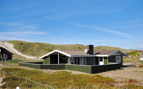 Aase - from the Sea: Dach, Haus, Zuhause, Hütte, Abstellgleis, Estate, Auffahrt, Gartenbauten, Garten, Schuppen
