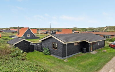 Leleks - 200M from the Sea
