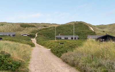 Leleks - 200M from the Sea