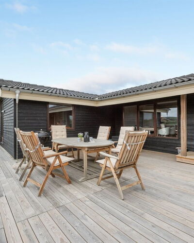 Leleks - 200M from the Sea
