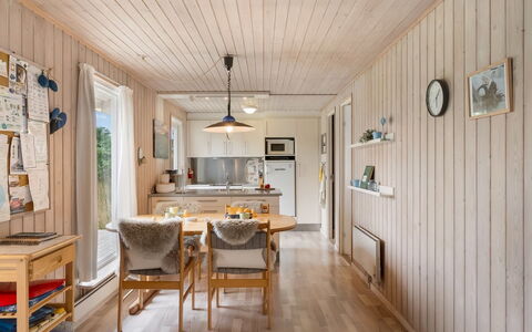 Steffen - 450M to the Fjord: Flooring, Interior Design, Möbel, Holz, Decke, Fussboden, Holzboden, Zimmer, Küche & Esszimmer Tisch, Esszimmer