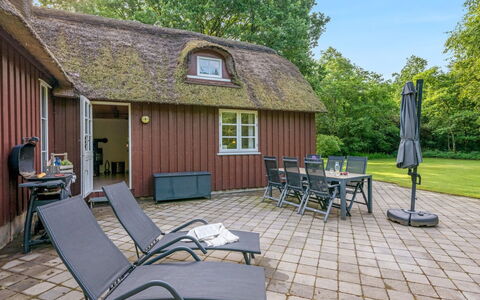 Fina - 15Km from the Sea: Hütte, Zuhause, Haus, Dach, Veranda, Estate, Abstellgleis, Gartenbauten, Bauernhaus, Garten
