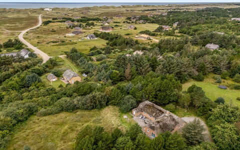 Hedi - 900M from the Sea: Haus, Dach, Zuhause, Hütte, Schuppen, Gartenbauten, Abstellgleis, Garten, Blockhaus, Hütte