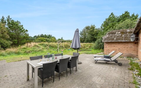 Hedi - 900M from the Sea: Haus, Dach, Zuhause, Hütte, Schuppen, Gartenbauten, Abstellgleis, Garten, Blockhaus, Hütte