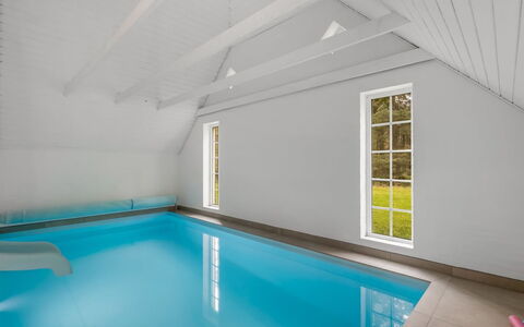 Nilla - 2.1Km from the Sea: Flooring, Decke, Fussboden, Schwimmbad, Dachboden, Design, Daylighting, Strahl, Hotel