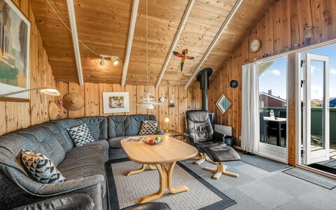 Sofie - 150M from the Sea: Holz, Hütte, Zuhause, Decke, Blockhaus, Hartholz, Abstellgleis, Wohnzimmer, Einfrieren, Holz