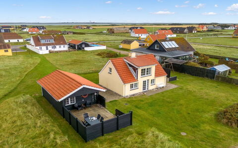 Dietlinde - 100M from the Sea: Haus, Dach, Zuhause, Hütte, Schuppen, Gartenbauten, Abstellgleis, Garten, Blockhaus, Hütte