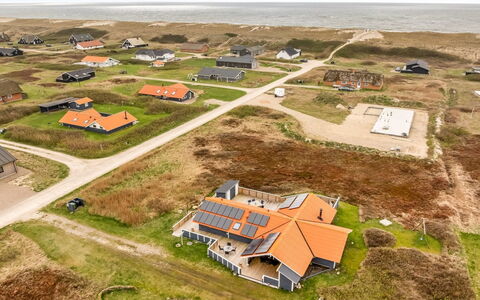 Doris - 150M from the Sea: Dach, Grundstueck, Hütte, Zuhause, Ländliches Gebiet, Schuppen, Abstellgleis, Gartenbauten, Blockhaus, Hütte