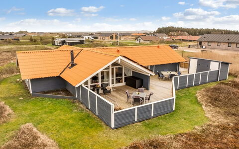Doris - 150M from the Sea: Dach, Grundstueck, Hütte, Zuhause, Ländliches Gebiet, Schuppen, Abstellgleis, Gartenbauten, Blockhaus, Hütte