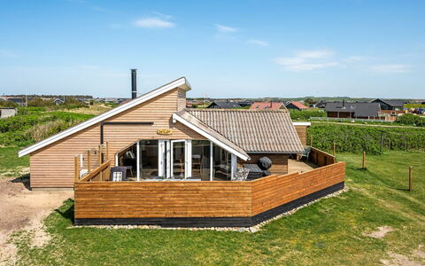 Arla - 200M from the Sea: Holz, Dach, Die Architektur, Zuhause, Haus, Hütte, Abstellgleis, Hartholz, Steigung, Estate