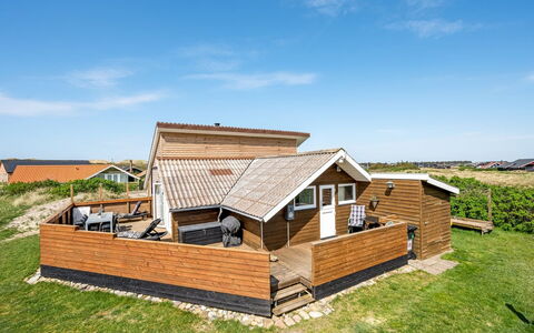 Arla - 200M from the Sea: Holz, Dach, Die Architektur, Zuhause, Haus, Hütte, Abstellgleis, Hartholz, Steigung, Estate