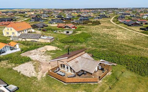 Arla - 200M from the Sea: Holz, Dach, Die Architektur, Zuhause, Haus, Hütte, Abstellgleis, Hartholz, Steigung, Estate