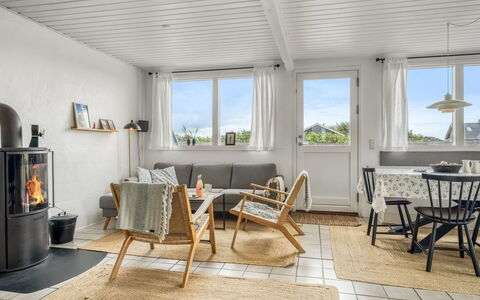 Gudmand - 200M from the Sea: Holz, Möbel, Flooring, Interior Design, Fussboden, Zuhause, Holzboden, Stuhl, Wohnzimmer, Hartholz