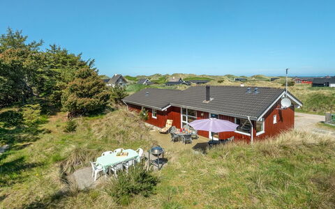 Sighwarth - 350M from the Sea: Gras, Haus, Dach, Hütte, Zuhause, Strauch, Bauernhaus, Grundstueck, Ländliches Gebiet