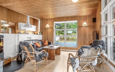 Hereth - 700M from the Sea: Holz, Flooring, Möbel, Interior Design, Decke, Zuhause, Fussboden, Wohnzimmer, Holzboden, Haus