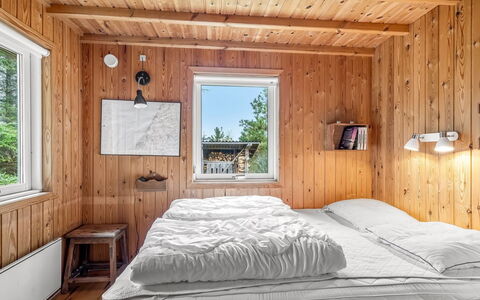 Hereth - 700M from the Sea: Holz, Schlafzimmer, Bedding, Bett, Bettdecke, Interior Design, Zuhause, Decke, Hartholz, Bettrahmen