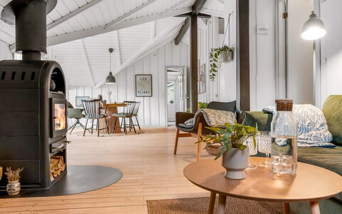 Ejla - 600M from the Sea: Interior Design, Flooring, Holz, Möbel, Fussboden, Decke, Holzboden, Beleuchtung, Wohnzimmer, Zuhause