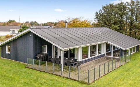 Franke - 1.1Km from the Sea: Decke, Flooring, Interior Design, Fussboden, Verbundwerkstoff, Möbel, Resort, Hotel, Design, Daylighting