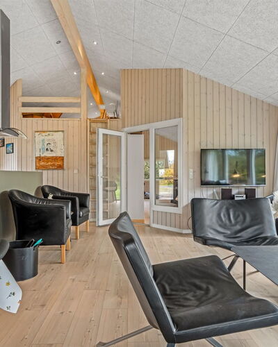 Franke - 1.1Km from the Sea