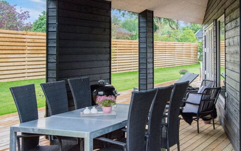 Dorthie - 800M from the Sea: Holz, Haus, Hütte, Zuhause, Dach, Ländliches Gebiet, Abstellgleis, Blockhaus, Gartenbauten, Hartholz