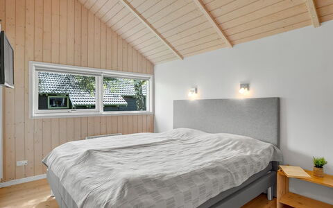 Alger - 800M from the Sea: Interior Design, Holz, Decke, Schlafzimmer, Bett, Flooring, Fussboden, Möbel, Bettrahmen, Zimmer