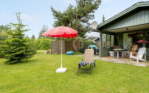 Odstanus - 575M from the Sea: Wohngebiet, Dach, Vorort, Auffahrt, Estate, Kamin