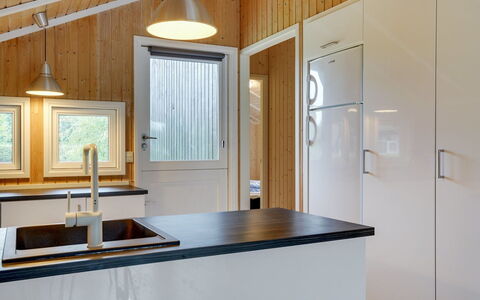 Uolevi - 200M from the Sea: Flooring, Wand, Fussboden, Interior Design, Holz, Decke, Holzboden, Beleuchtung, Möbel, Laminatboden