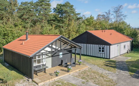 Bergit - 55M from the Sea: Holz, Dach, Zuhause, Haus, Die Architektur, Abstellgleis, Grundstueck, Hütte, Schuppen, Gartenbauten