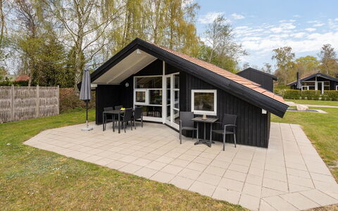Nafni - 200M from the Sea: Flooring, Wand, Fussboden, Interior Design, Holz, Decke, Holzboden, Beleuchtung, Möbel, Laminatboden