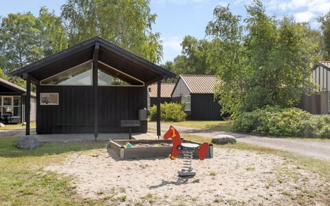 Julkil - 250M from the Sea: Dach, Haus, Zuhause, Hütte, Abstellgleis, Estate, Auffahrt, Gartenbauten, Garten, Schuppen