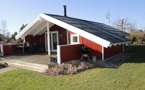 Akari - 400M from the Sea: Haus, Zuhause, Dach, Wohngebiet, Hütte, Estate, Bauernhaus, Rasen, Landscaping, Abstellgleis