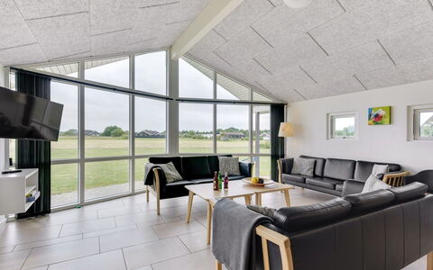 Finja - 500M from the Sea: Dach, Haus, Grundstueck, Zuhause, Hütte, Estate, Gartenbauten, Schatten, Blockhaus, Landscaping