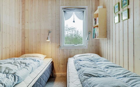 Patrice - 2Km from the Sea: Möbel, Interior Design, Stuhl, Flooring, Tabelle, Resort, Fussboden, Decke, Zimmer, Eco Hotel