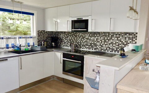 Gudrid - 500M from the Sea: Küchengerät, Küche, Countertop, Major Appliance, Cabinetry, Interior Design, Flooring, Haushaltsgerät, Möbel, Fussboden