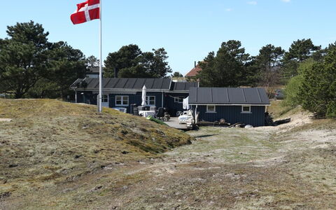 Afkar - 900M from the Sea: Haus, Zuhause, Dach, Wohngebiet, Hütte, Estate, Bauernhaus, Rasen, Landscaping, Abstellgleis