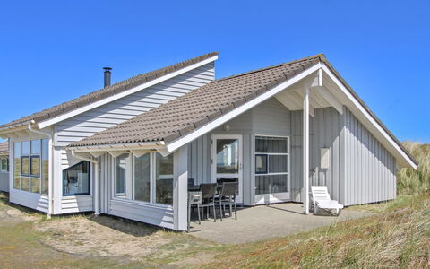 Wikar - 50M from the Sea: Die Architektur, Dach, Zuhause, Verbundwerkstoff, Daylighting, Abstellgleis, Auffahrt