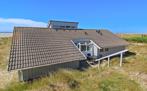 Wikar - 50M from the Sea: Die Architektur, Dach, Zuhause, Verbundwerkstoff, Daylighting, Abstellgleis, Auffahrt
