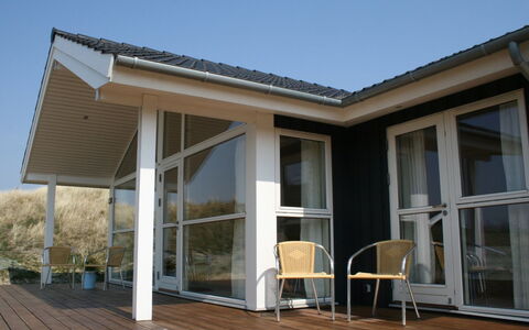 Fransiske - 800M from the Sea: Dachdecken, Hütte, Haus, Dach, Zuhause, Bauernhaus, Hütte, Estate, Dorf