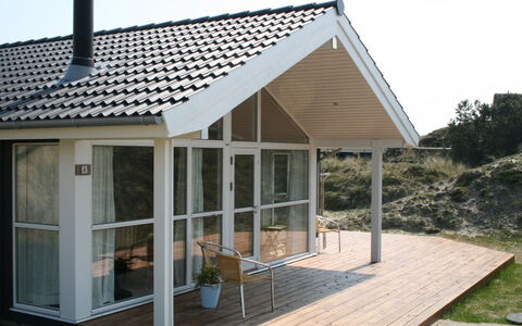 Fransiske - 800M from the Sea: Dachdecken, Hütte, Haus, Dach, Zuhause, Bauernhaus, Hütte, Estate, Dorf