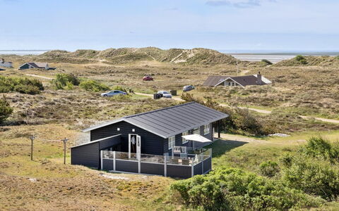 Anton - 1.5Km from the Sea: Hütte, Zuhause, Haus, Dach, Veranda, Estate, Abstellgleis, Gartenbauten, Bauernhaus, Garten