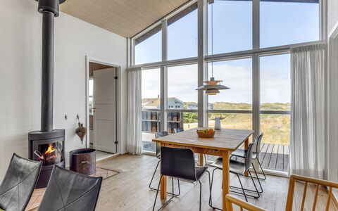 Benja - 200M from the Sea: Holz, Decke, Flooring, Zuhause, Fussboden, Hartholz, Holzboden, Planke, Holzbeize, Veranda